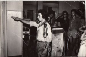 شقيقي ( الشهيد) مروان يقسم العهد الكشفي في حفل ترفيعه