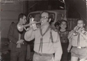 صورتي قائدا للفرقة الموسيقية للفوج الثاني جاورجيوس 1972