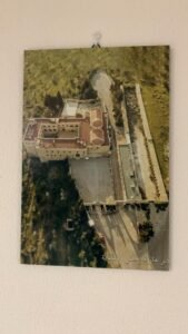 صورة للدير ومحيطه وتعود الى ستينيات القرن ال20 مأخوذة من الجو