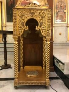 حاملة ايقونات من الفن الفاطمي من ابداع يدي والدي الفنان وتقدمة منه لكنيسة الصليب المقدس