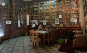 المكتبة البطريركية الاساس التي احدثها البطريرك الكسندروس طحان عام 1953 وكانت برعايتنا منذ 1987-2007