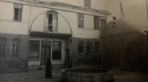 الدار البطريركية ببنائها القديم قبل خمسينيات القرن 20