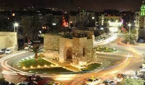 باب توما منه انطلق المسيحيون الى بساتين القصاع واستعمروها اواخر القرن 19