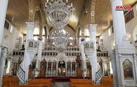 داخل الكاتدرائية المريمية