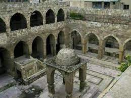 كنيس جوبر مدمرا حاليا بيد جيش الاسلام