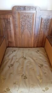 كرسي حفر عربي فخم جدا من حفر الفنان جورج