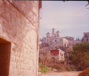 الكنيسة الجديدة التي بناها المران مسرة