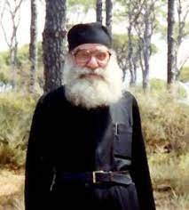 الارشمندريت الياس مرقص رئس رهبنة دير القديس جاورجيوس الحرف