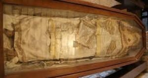 حاضرة روحية تحتضن جثمان مطران غير متحلل