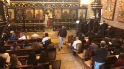 كنيسة الدير وايقونسطاس الهيكل