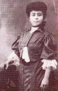 الاديبة الثائرة ماري عجمي في صباها