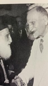 الرئيس هاشم الاتاسي يحنىء البطريرك الكسندروس بيوبيله الذهبي 1954