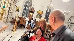 فيروز واولادها الثلاثة في الكنيسة