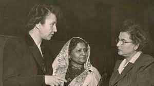 السيدة اليس قندلفت مندوبة سورية في الامم المتحدة مع مندوبة الهند