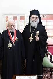 مكرما بوسام الكرسي الانطاكي المقدس من غبطة البطريرك يوحنا العاشر