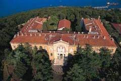 معهد خالكي اللاهوتي