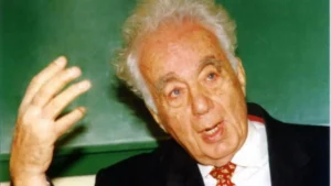 قرأت مجدك سعيد عقل