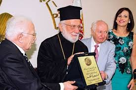 المطران خضر مكرّماً بجائزة جان سالمه | الموقع الرسمي للجيش اللبناني