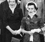 ٢- صورة الأميرة فوزية فؤاد أثناء إفتتاحها مستشفى دار الشفاء في عام ١٩٥٠ وكان في استقبالها يوسف صيدناوي باشا رئيس مجلس إدارة المستشفى وميشيل بك لطف الله نائب الرئيس (مساهمًا بـ ٢٠٪؜ من راس مال المعلن للمستشفى).