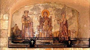 لوحة فسيفسائية جدارية تمثل السيدة العذراء والامبراطور يوستنيانوس في مدخل دير سيدة صيدنايا