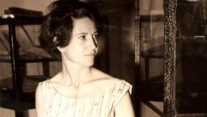 السيدة ايفون سرسق في شبابها