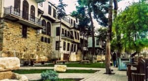 حديقة سور باب توما التاريخية