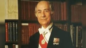 عضوا في محكمة العدل الدولية