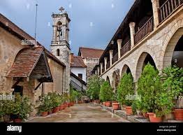 دير هريسوروياتيسا في قبرص حيث حصلت المعجزة