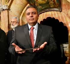 ديب جودة الحسينى ابن عائلة الحسيني المتوارثة لمفتاح القيامة