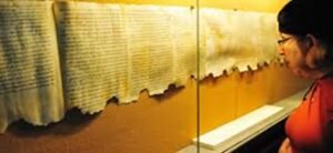 قراءة لبعض المخطوطات