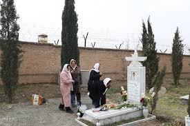 الصلاة على زرداشتي في القبر