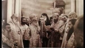 البطريرك ثيوذوسيوس السادس في هيكل الكاتدرائية المريمية بدمشق في رسامة الياس قربان مطراناً على طرابلس