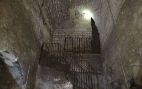 بالصور.. قصص مرعبة عن سجن الدم وسراديب قلعة حلب