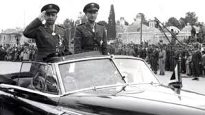 اللواء أرام كارا مانوكيان 1910-1996 قائد الاستعراض في عيد الجلاء