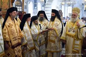 غبطة البطريرك يوحنا العاشر وبعض اعضاء المجمع الانطاكي المقدس في الكاتدرائية المريمية في احتفال عيد الكرسي الانطاكي المقدس