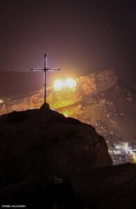 الشعلة في قمتي معلولا