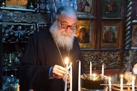 غبطته يشعل شمعة في الشاغورة تضرعا للطاهرة