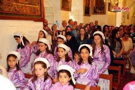 تلميذات الدير بلباسهن الرسمي