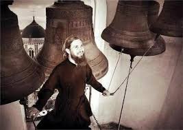 لماذا تُقرع أجراس الكنيسة؟ وكيف بدأت هذه العادة؟