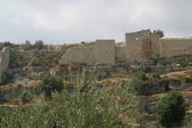 قلعة المينقة في ريف جبلة