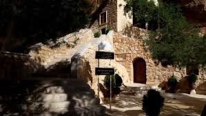 دير ومنسك القديسة تقلا الرهباني في معلولا