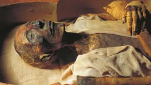 مومياء الملك رمسيس الثاني، الأسرة الـ 19، (حوالي 1297-1213 قبل الميلاد)