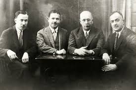 شخصيات مقدسية من اليسار لليمين محمد رفيق الحسيني عادل جابر بندلي الجوزي خليل السكاكيني 