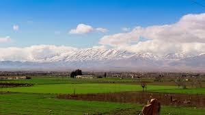 “زاكية” صخرة تشرف على ثلاث محافظات