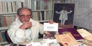 الدكتور قتيبة في عيادته مقابل مبنى رئاسة الوزراء السابق