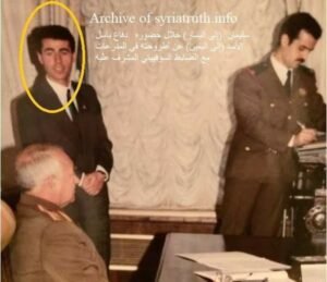 صورة ل باسل الأسد في موسكو عام ١٩٨٩ ويبدو في الدائرة محمد سليمان