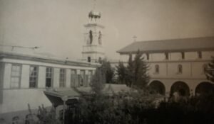 الجزء الشمالي الغربي من دار البطريركية وحتى العقد الثامن من القرن 20 مع اطلالة جرسية المريمية وكان يفصل بين المريمية والبطريركية جدار عال مع باب