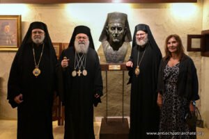 النصب النصفي للمتروبوليت بشير في بيته ومتحفه يوم التكريس غبطته ومطرانا جبل لبنان سلوان واميركا الشمالية سابا