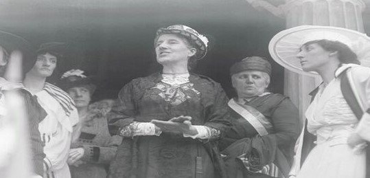 فلسفة النسوية البراغماتية