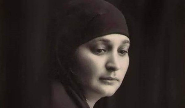 المناضلة السورية السيدة نازك العابد (جان دارك العرب)…